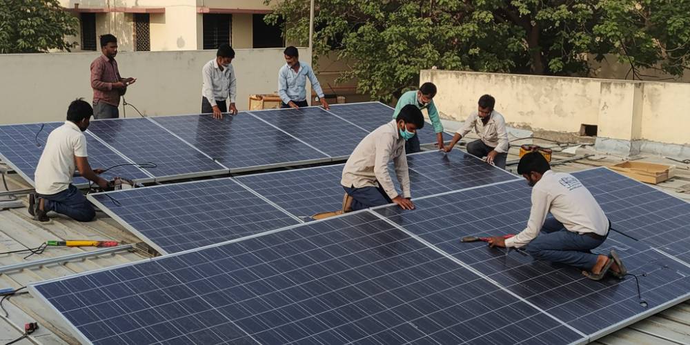 solar panel Repair Wallpaper